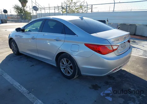 2013 Hyundai Sonata Gls z USA, uszkodzony, nr VIN 5NPEB4AC8DH660666